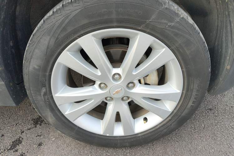 Used Chevrolet Captiva 2017 2.4L 4x4 Flagship Edition 7-Seater
