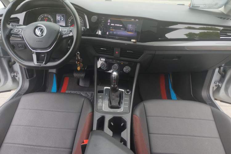 Used Volkswagen Bora 2021 1.5L Automatic Comfort Smart Connect Edition Center Console