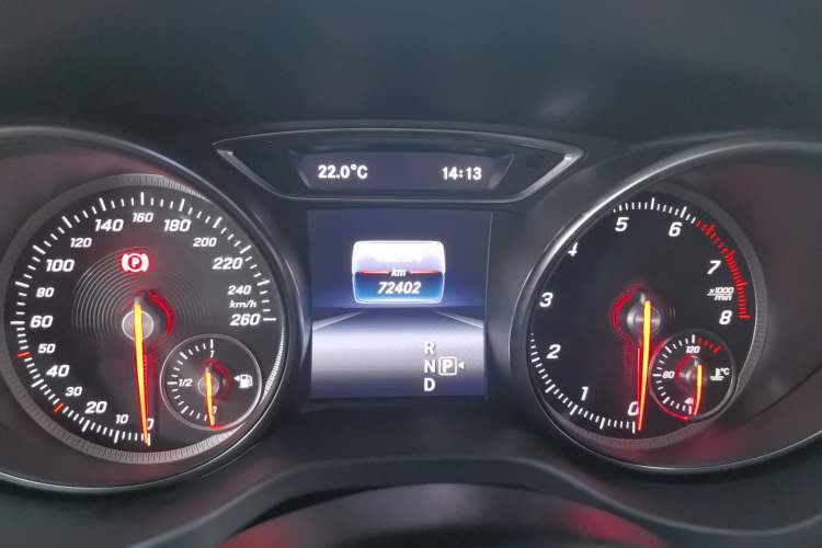 Used Mercedes-Benz GLA 2019 GLA 200 Fashion Model Odometer Close Up