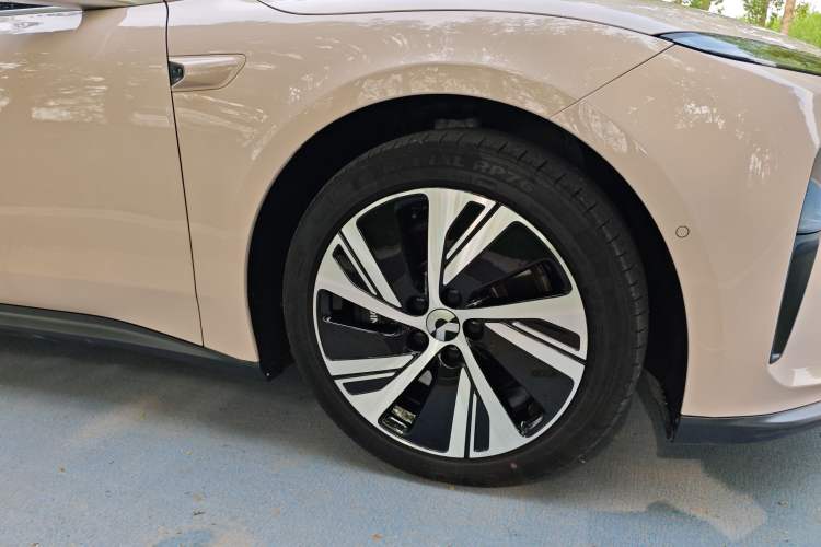 Used Nio ET5 2024 75 kWh Exterior 3