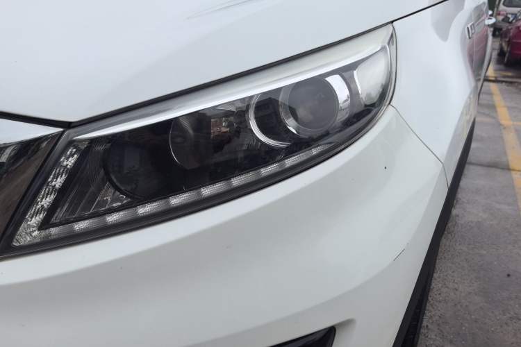 Used Kia Sportage R 2015 2.0L Automatic Two-Wheel Drive DLX Model Left Front Headlight