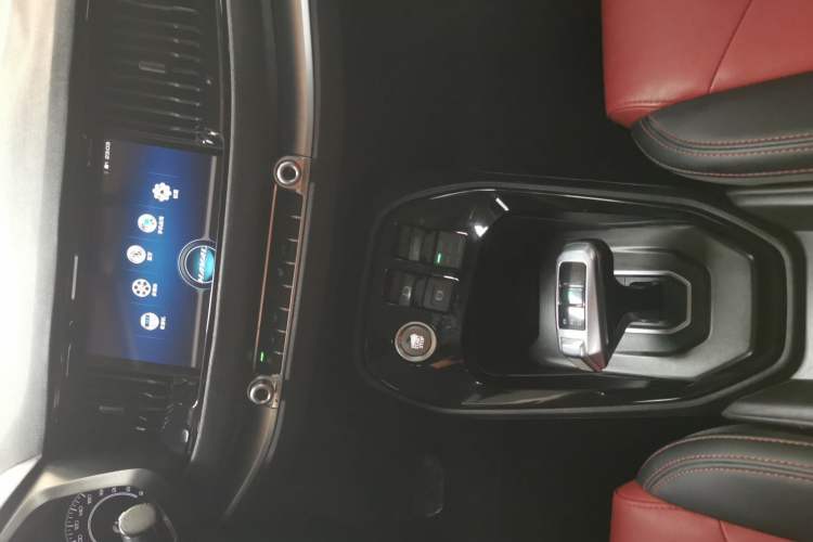 Used Haval H2s 2017 Red-Label 1.5T Dual-Clutch Comfort Model
