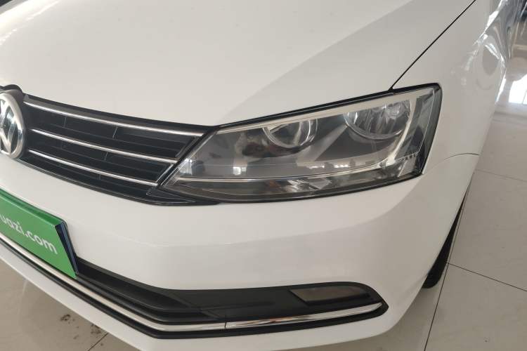 Used Volkswagen Sagitar 2015 230TSI Automatic Comfort Version
