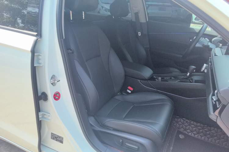 Used Honda Inspire 2023 260TURBO Deluxe Edition Right Front Seat