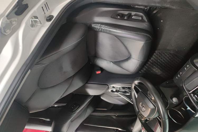 Used Toyota Camry 2021 2.0S FENGSHANG Edition
