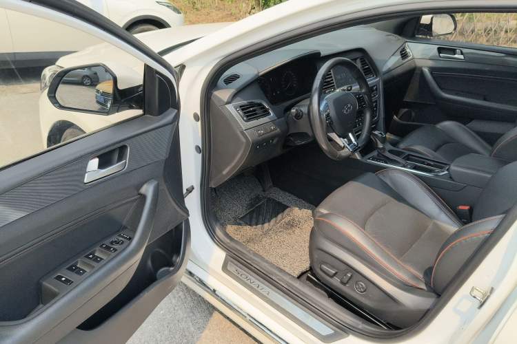 Used Hyundai Sonata 2017 1.6T GLS Smart Model Interior 3