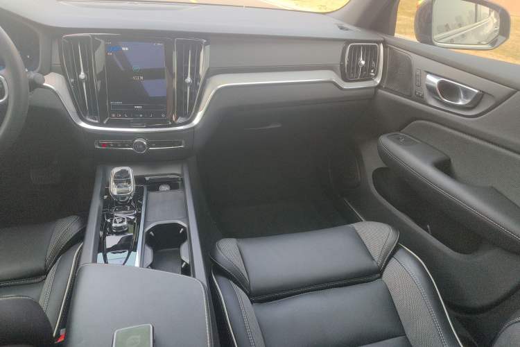 Used Volvo S60 2023 B5 Zhiya Sport Edition
