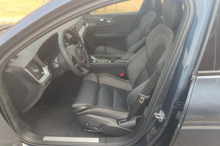 Used Volvo S60 2023 B5 Zhiya Sport Edition
