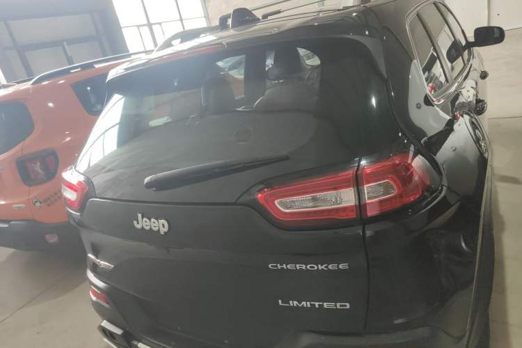 Used Jeep Cherokee 2017 2.4L Leading Smart Edition