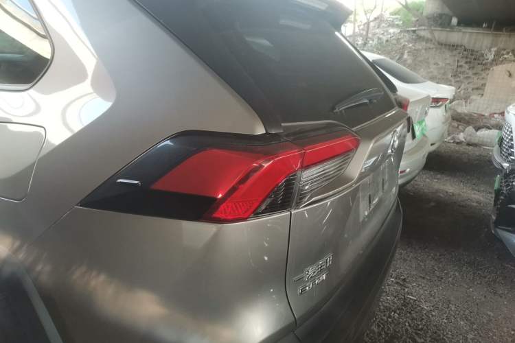 Used Toyota RAV4 2021 Revised Version Dual-Motor Hybrid 2.5L E-CVT 4x4 Elite PLUS Edition Exterior 2