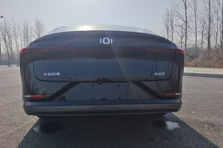 Used CHANGAN NEVO A07 2025 Blue Whale Range-Extending Version 230 Flagship Model Exterior 4