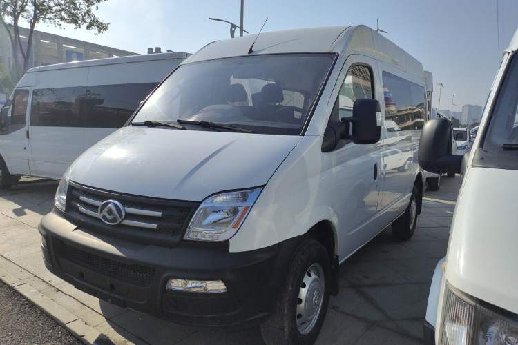 Used SAIC MAXUS Xintu V80 2021 2.0T Manual Classic Aoyuntong Short Wheelbase Mid-Roof 5/6-Seater