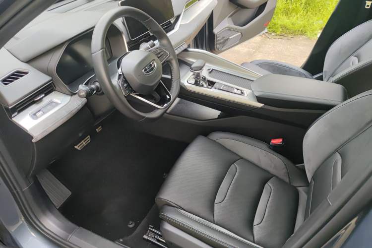 Used Geely Auto Preface 2023 2.0TD "Only This Verdant Green" Edition Left Front Seat