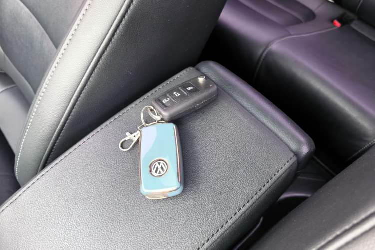 Used Volkswagen Sagitar 2018 1.6L Automatic Comfort Model Interior 9