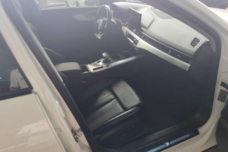 Used Audi A4L 2022 40 TFSI Luxury Dynamic Model
