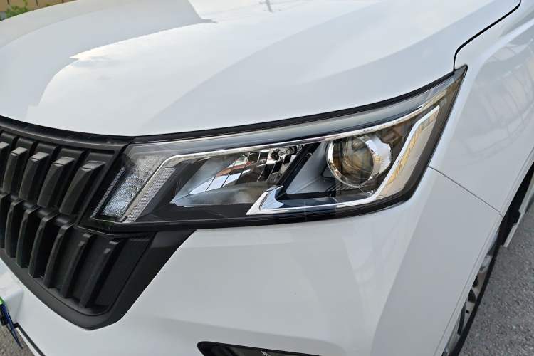 Used Wuling Jiachen 2022 1.5L Manual Enjoyment Elite Model
