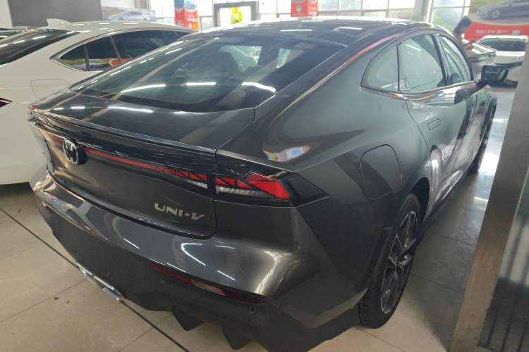 Used CHANGAN UNI-V iDD 2024 Blue Whale Smart Electric iDD 136km Luxury Model Exterior 4