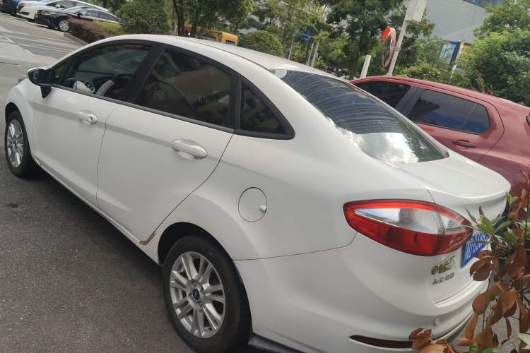 Used Ford Fiesta 2013 Sedan 1.5L Automatic Fashion Edition