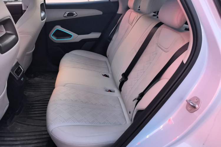 Used BYD Yuan UP 2025 Intelligent Driving Version 401 km Beyond-Range Edition