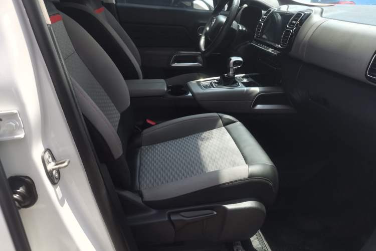 Used Citroen C5 AIRCROSS 2017 350THP Fashion Edition Right Front Seat