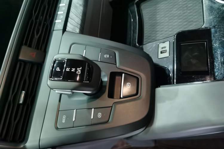 Used Juntian Black Warrior Youth 2025 2.0T Gasoline Top-of-the-Line Version