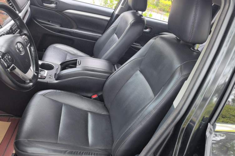 Used Toyota Highlander 2018 2.0T Four-Wheel Drive Luxury Edition 7 Seats China V Emission Standard Left Front Seat