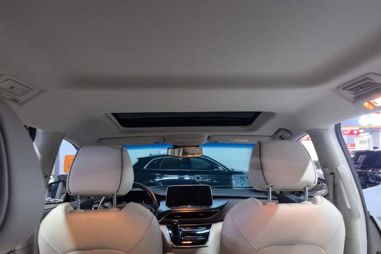 Used Buick GL8 2021 Land Cruiser Executive Class 652T Luxury Model
