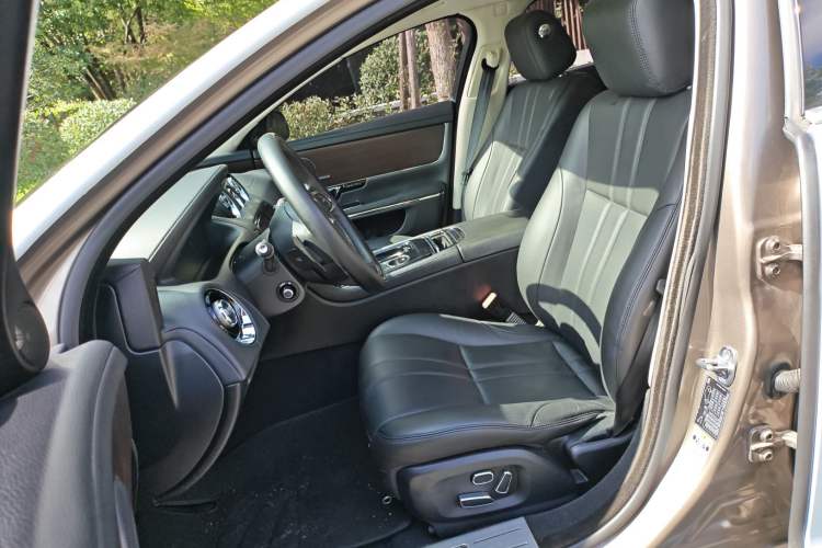 Used Jaguar XJ 2015 XJL 2.0T Two-Wheel-Drive Elegant Business Edition