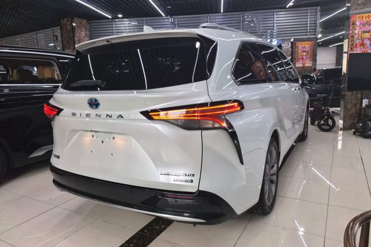Used Toyota SIENNA 2021 2.5L Hybrid Ultimate Edition Exterior 6