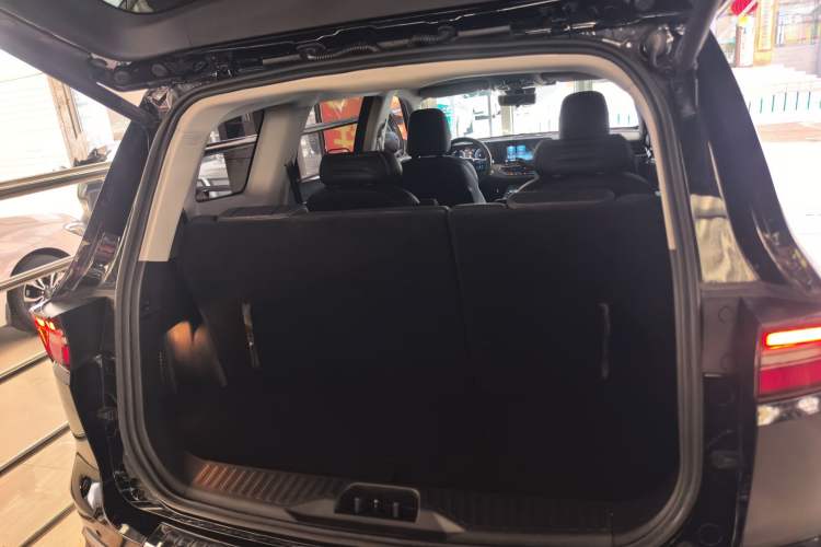 Used Ford Equator 2021 EcoBoost 225 Premier 6-Seater Trunk