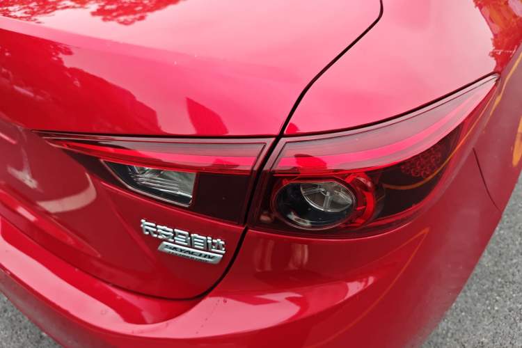 Used Mazda 3 Axela 2017 Sedan 1.5L Automatic Luxury Model Emission Standard China V Exterior 3