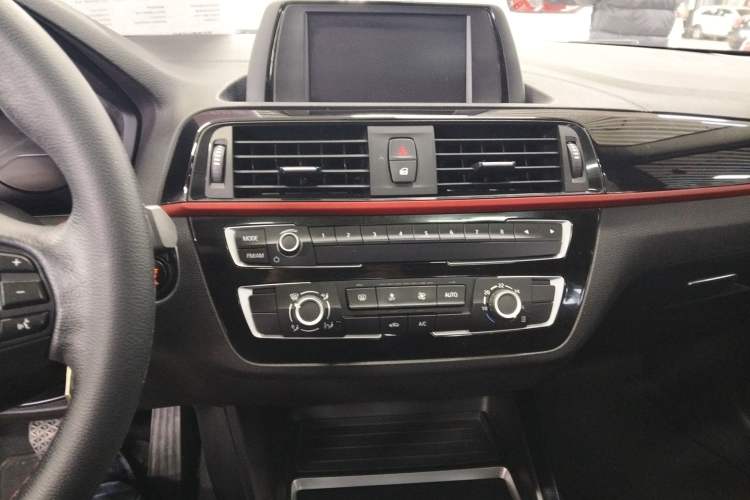 Used BMW 2 Series (Import) 2018 220i Sport Design Package