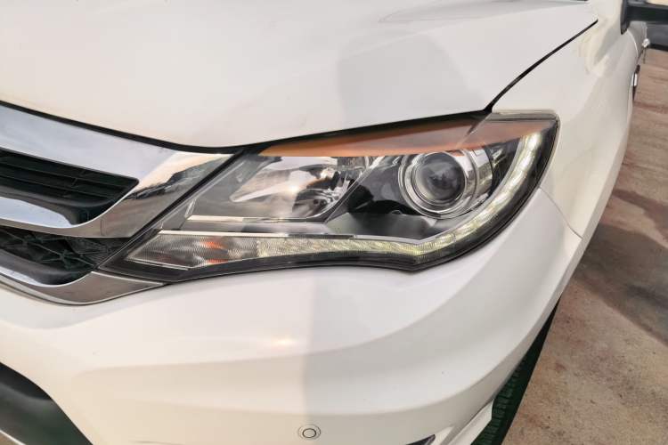 Used BYD S7 2015 2.0T Automatic Prestige Model Left Front Headlight