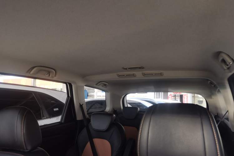 Used Wuling Hongguang S3 2018 1.5L Manual Comfort Model China V Standard