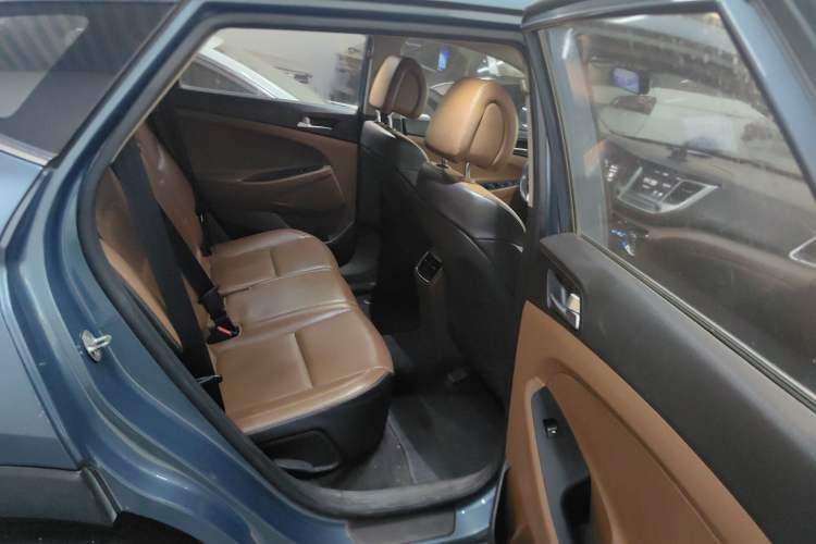 Used Hyundai Tucson 2015 1.6T Dual-Clutch Two-Wheel-Drive Leading Model