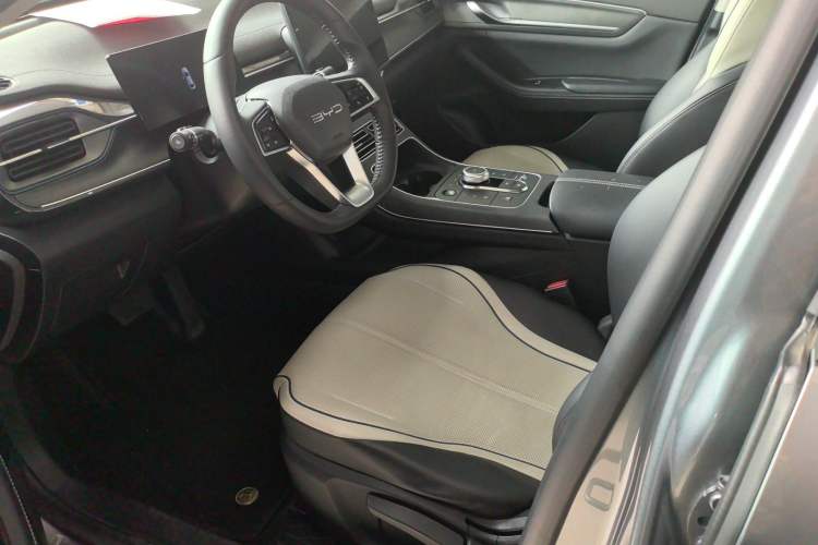 Used BYD Destroyer 05 2023 Champion Edition DM-i 55KM Luxury Model Interior 2