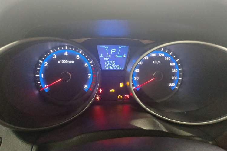 Used Hyundai ix35 2013 2.0L Automatic Two-Wheel Drive Smart GLS China IV Standard