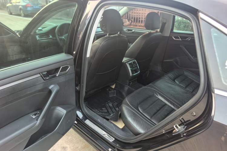 Used Volkswagen Passat 2016 280TSI DSG Prestige Edition Interior 3