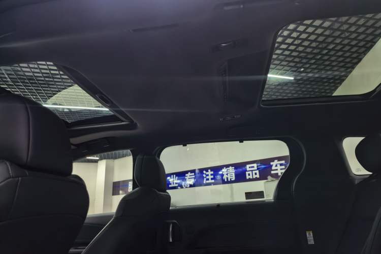 Used Toyota SIENNA 2021 2.5L Hybrid Ultimate Edition Roof