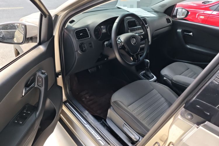 Used Volkswagen Polo 2014 1.6L Cross Polo Automatic
