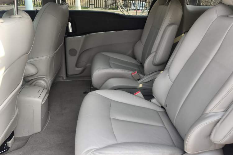 Used Buick GL8 2018 28T Luxury Model China VI Standard
