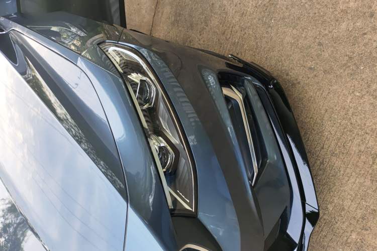 Used Geely Auto Preface 2023 2.0TD "Only This Verdant Green" Edition Left Front Headlight