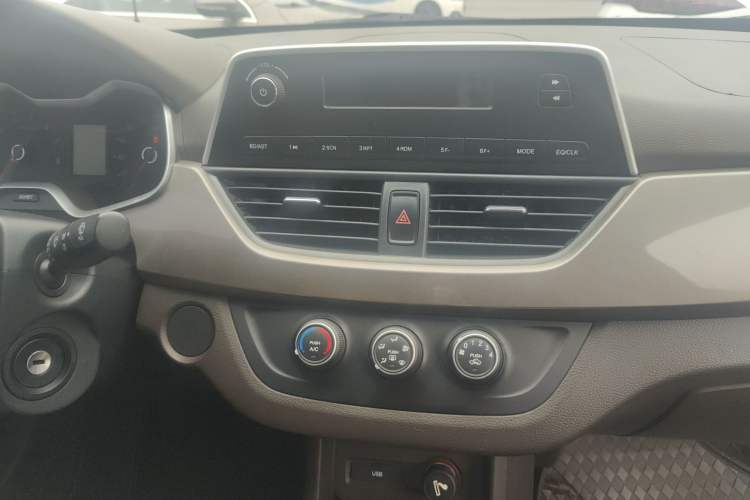 Used Baojun 310W 2017 1.5L Manual Comfort Version China V