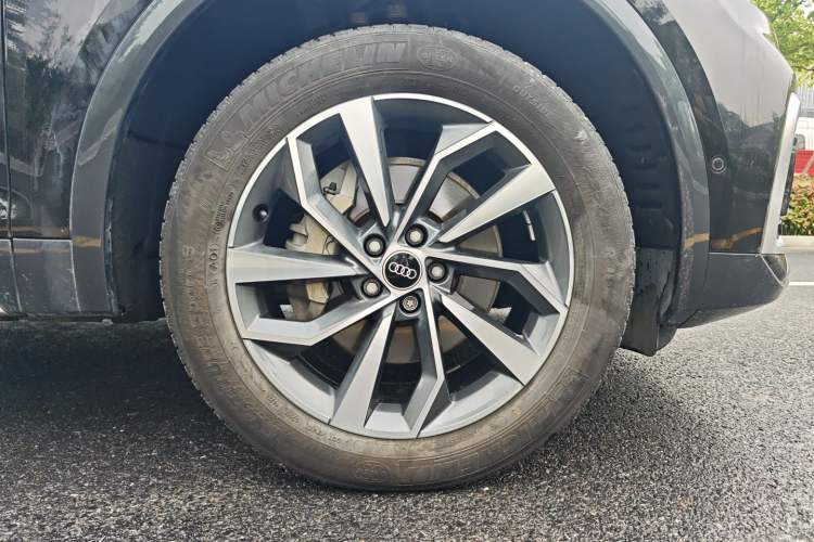 Used Audi Q5L 2022 40T Luxury Elegant Model
