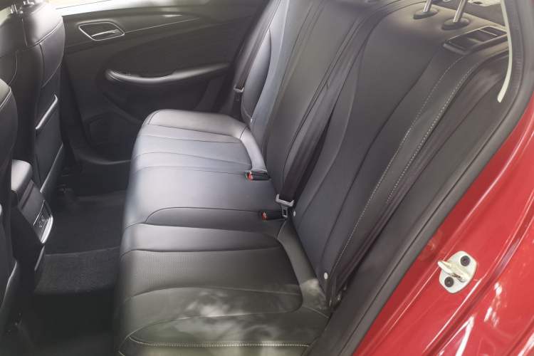 Used Roewe i5 2020 1.5L Automatic 4G Connect Luxury Flagship Edition Left Rear Seat