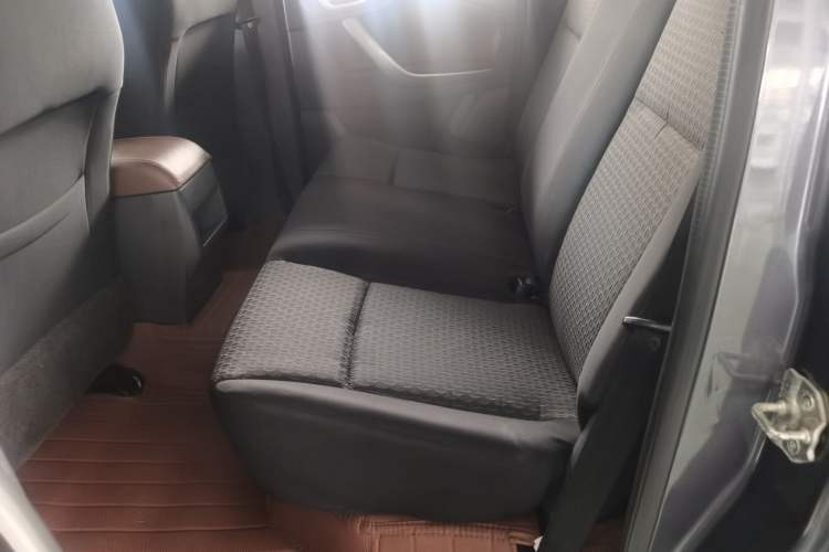 Used Zxauto Terralord 2018 2.5T Diesel Business Edition Two-Wheel Drive Comfortable Large Double Cab SD4V25R-100
