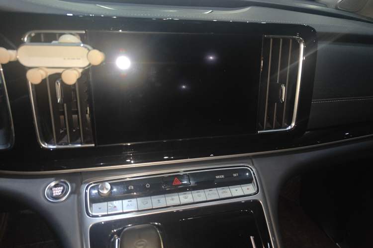 Used GAC Trumpchi M8 2021 Revised Version Lingxiu Series 390T Luxury Edition Audio And AC Panel