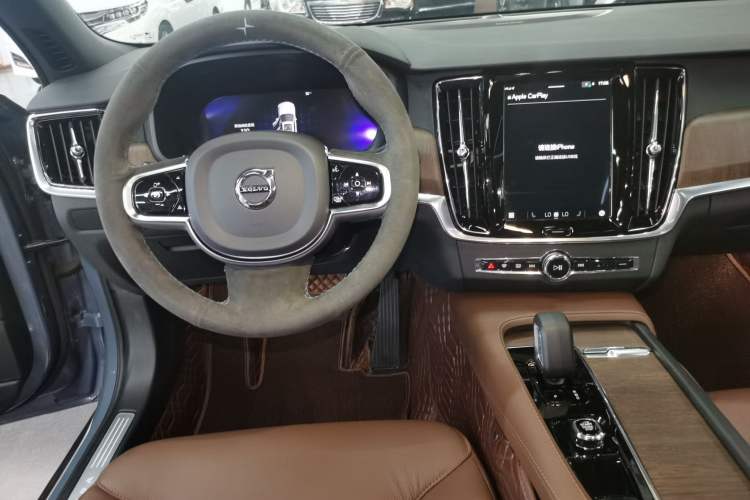 Used Volvo V90 2023 Cross Country B5 AWD Smart Range Edition
