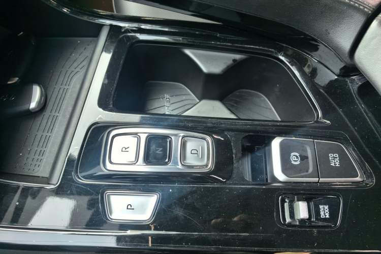 Used Hyundai Custo 2021 270TGDi Prestige LUX Gear Lever