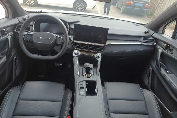 Used Lynk & Co 06 2023 Remix 1.5T JinPro Center Console